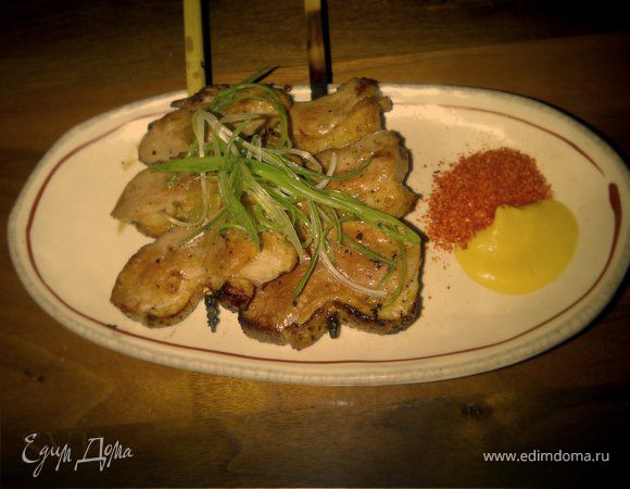 <<<<<<<Утиная Грудка>>>>>> 
Нашел свежую, хорошего качества утиную грудку. Мариновал 1 час посыпав солью и перцем. На гриле жарил 1 1/2 минут на среднем огне, 1 мин с соусом. 