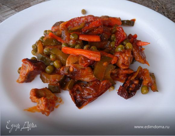 Я солю - перчу в самом конце. (перебиваю в ступке перец и соль по вкусу). Если есть по пару ягодок барбариса или можжевеловых ягодок (сушеных) - вообще супер будет. Выключаем и даем настояться минут 30. При подаче посыпать зеленью. В идеале - порубленным крессалатом. Но у меня на тот момент не было...:-((( 