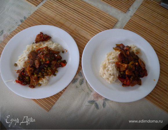 Часто в рецептах в ингредиентах есть картофель. Я его готовлю отдельно. Подаю с ним. Но чаще с домашней лапшой. Приятного аппетита :=)))