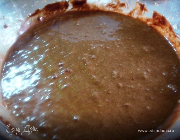 и погашенную соду. Все взбить 2-3 минуты миксером до появления пузырьков