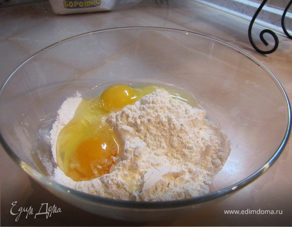 добавляем яйца