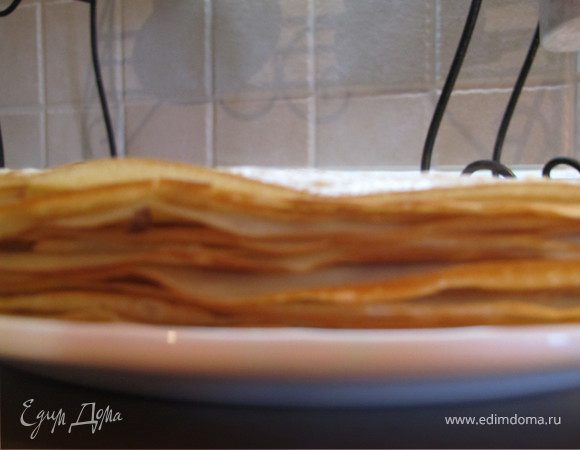 Жарим всю порцию, жарятся блины бысто, от плиты не отходим, в результате получаем 12-14 блинов