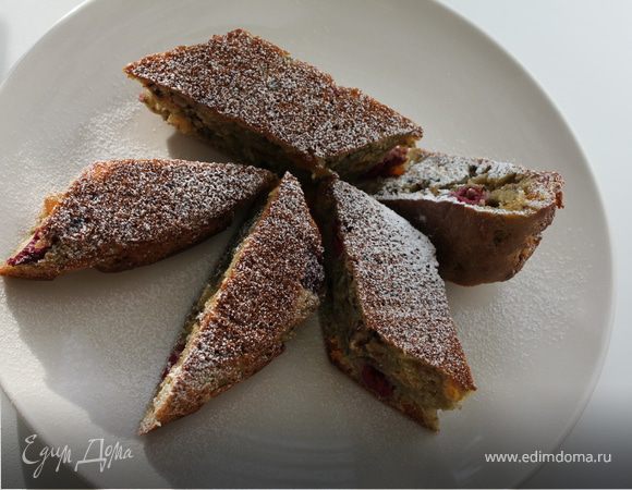 3 часть теста - смешать муку, соль, соду, разрыхлитель, корицу, гвоздику, сухофрукты и орехи.