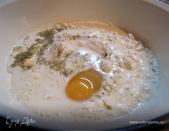 Готовим тесто для блинов.