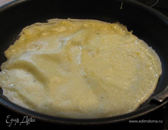 Выпекаем блины.