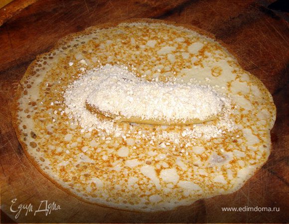 Завернуть начинку в блины...