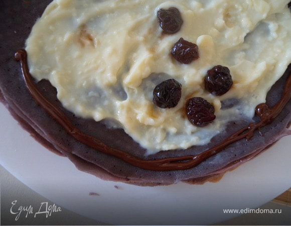 2 вариант: если у вас жидкий крем, тогда края тоже нужно заклеить растопленным шоколадом. См фото: