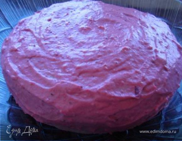 На верх и бока оставляем крема побольше. Ну вот наш тортик почти и готов :)