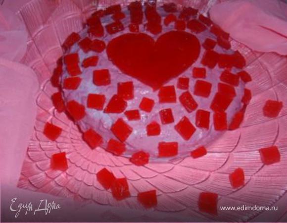 Форму с желе опускаем в кипяток на 1-2 секунды. Вынимаем желе из формы. И режем квадратиками, сердечками, кружочками...Украшаем торт. 