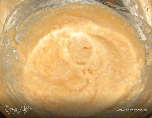 Картофель очистить и натереть на мелкой терке.
Добавить муку, соль, перец, яйца - все хорошо перемешать.
1
