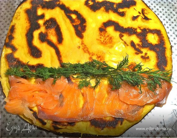 далее с красной рыбой: слабосоленая семга и зелень