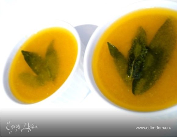 Разложить парфе по формочкам (у меня 2 формачки по 100 мл.) Сверху выложить 3-4 листика шалфея и залить топленным маслом. Поставить в холодильник минимум на 1 час. Но лучше набраться терпения и приступить к поеданию через пару дней. Тогда парфе одарит Вас еще большим богатством вкуса!  
