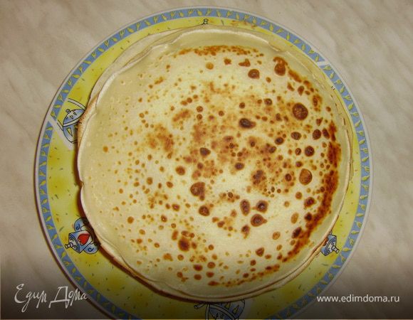 и выпекаем блины на сковороде.... У меня получилось 20-25 штук.... причем каждый блинчик я промазывала сливочным маслом...