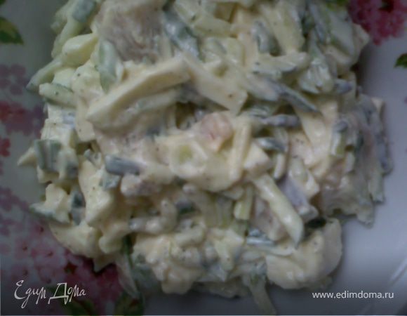 все ингредиенты порезать крупными кубиками,заправить майонезом.не солить!!!