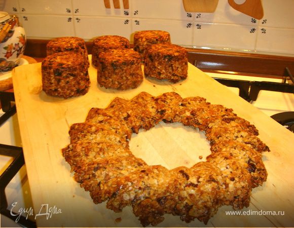 Подавать с ванильным соусом и шафраном(по желанию).