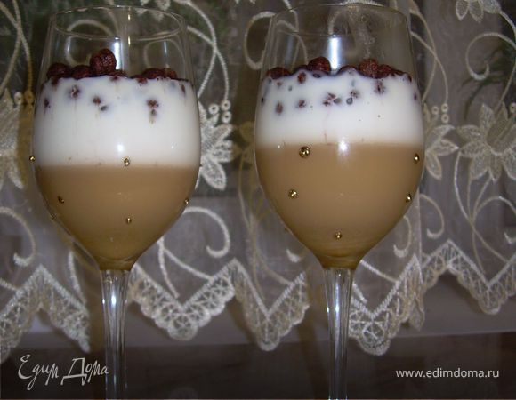 Затем наливаем молочную массу и отправляем в холодильник до застывания.