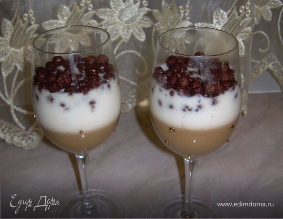 Украсить можно по-разному, смотря что есть под рукой. У меня были шоколадные шарики от Нестле.