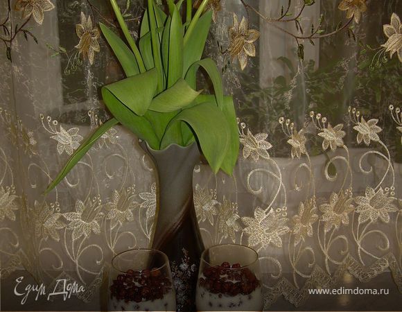 Я также украшала тертым шоколадом и миндальными хлопьями.
Приятного аппетита!