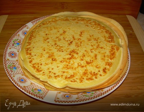 Но я еще часто делаю и другие блинчики. Для них беру 500 мл молока, 250 гр муки (стакан), щепотку соли, 1 ст.л сахара, 1 ст.л разрыхлителя, 2 яйца и кукурузное масло.