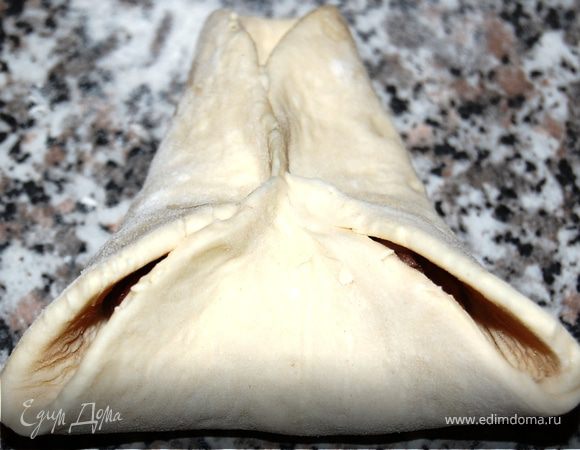 Затем защипните 3-ю сторону.