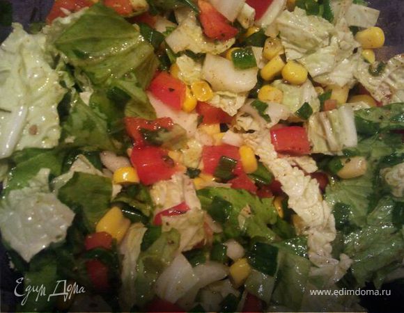 Посолить, заправить маслом, добавить специи по вкусу. Мой выбор: черный перец молотый, паприка, куркума, приправа "Итальянские травы". По желанию добавить мелко нарезанный укроп или петрушку.