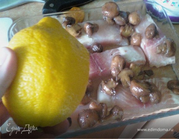 Добавить цедру 1/3 лимона.