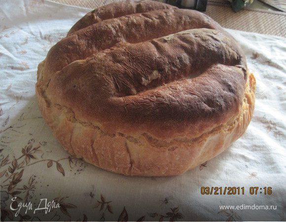 Для замеса теста я использую хлебопечку.
Муку обязательно просеять.
согласно инструкции для х/п заложить ингредиенты и поставить режим DOUGH (пироги и торты).
Достать готовое тесто , сформировать колобок . Выложить форму пергаментом, поставить хлеб на 40 минут в теплое место (я нагреваю духовку до 50 С , выключаю и ставлю хлеб). Перед выпечкой сделать надрезы острым ножом , побрызгать водой . Выпекать при Т 210 С - 40 минут. В верхней трети духовки.Вниз поставить воду.
Вынуть хлеб , охладить .   