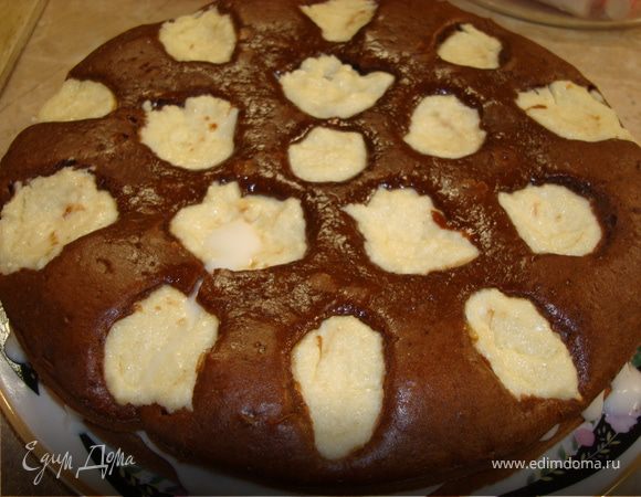 Накрыть верхним слоем бисквита,…