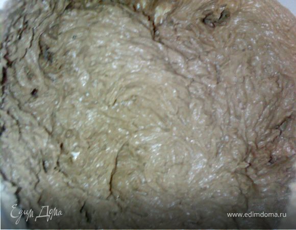 крем. какао смешивают с небольшим количеством сахара, вливают 4 ст. ложки молока и ставят на огонь, беспрерывно помешивая. как только масса закипит и сахар разойдется, снимаем кастрюльку с огня и остужаем. сливочное масло сахар растирают, постепенно добавляя остывшую массу из какао и яиц. добавляют ванильный сахар. когда весь сахар разошелся - крем готов.