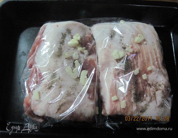 Поместить в рукав для запекания и отправить в духовку при 200°C на 30 минут.