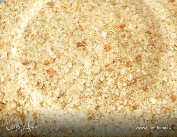 Печенье измельчить в блендере.