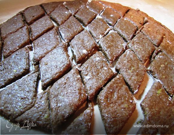 Тесто раскатать нЕ тонко, 1-1,3см, вырезать формочкой печенье.