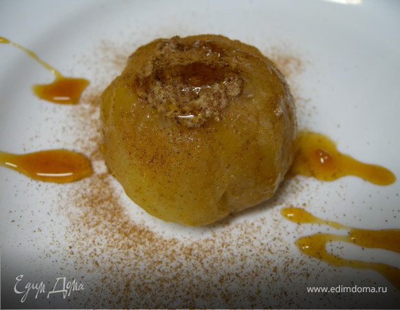 А мы ели с творогом (и орехами), посыпав готовые яблочки корицей и полив медом...