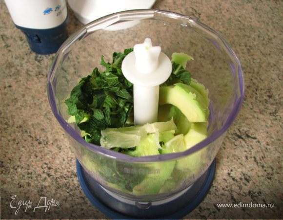 Все ингредиенты смешать в блендере. 