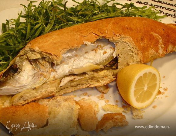 Запекать в духовке при температуре 180-185С 1 час. Подавать прямо в тесте. Отламывая кусочки теста будьте осторожны, внутри панциря очень горячий воздух! И не забудьте удалить лишнюю соль из брюшка.