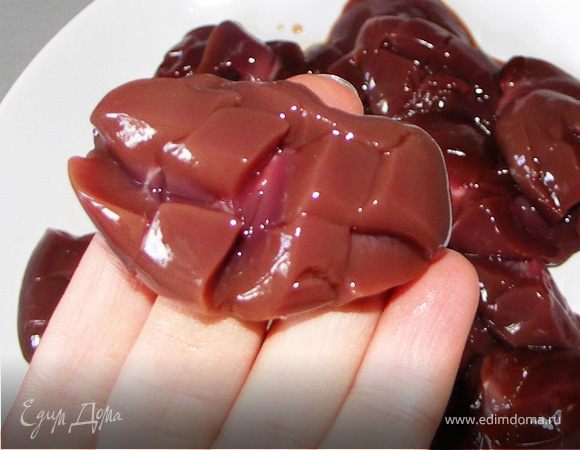 Получилось,что каждый кусочек надрезан на квадратики столбики удерживаемые лишь донышком.