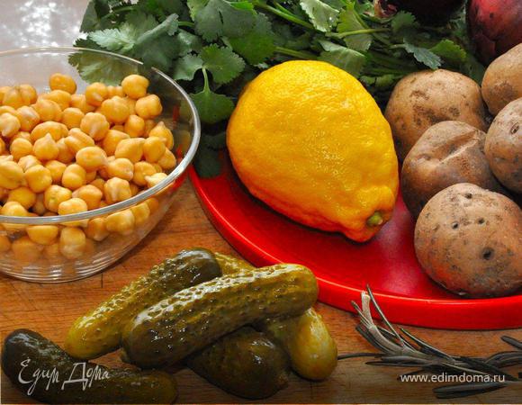 Нут предварительно замочить на 12 часов, а затем отварить до полуготовности около 20 минут в подсоленной воде. После чего откинуть на сито, слегка обсушить и остудить.