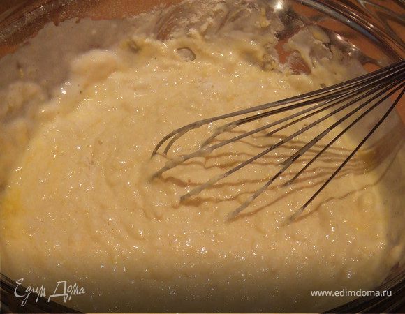 Все ингредиенты перемешиваем. И выпекаем оладушки.