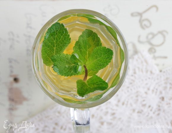 Залить 500 мл кипятка, закрыть термос и дать напитку настояться.