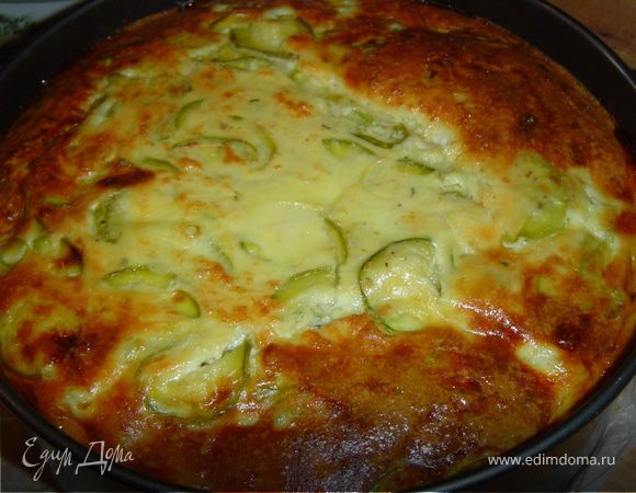 Ставим в разогретую духовку и выпекаем до готовности при температуре 180-190 гр. Время выпекания будет зависеть от глубины формы, но не менее 50 минут.