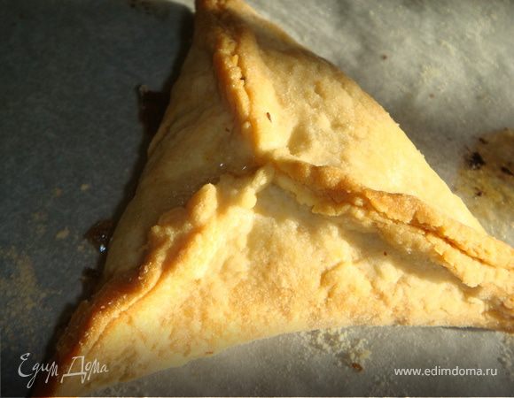 Духовка 200С, выпекаем 20мин.  Подавать непременно горячими. Из данного количество теста у меня получилось 16 пирожков.