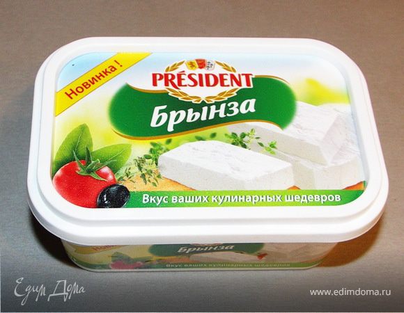 Посыпать розмарином,полить маслом и перемешать.