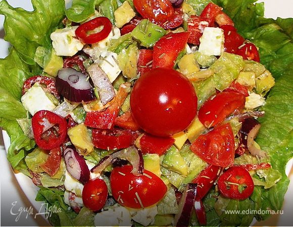 Выложить в миску выстланную салатом.Украсить помидорками,колечками перчика.Приятного аппетита:))