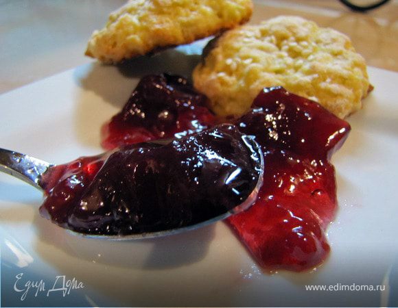 Баночку с желе сфотографировать не могу – это последние ложечки.