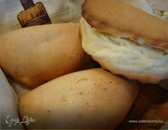 Сочни по второму варианту смазывать я не стала. Опять же потому, что в моих воспоминаниях сочни должны быть матовые и чуть шершавые. Такие они и получились…