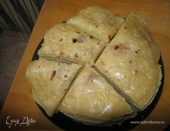 Отправить в духовку, нагретую до 180 градусов на 10 минут. Подавайте горячими!
