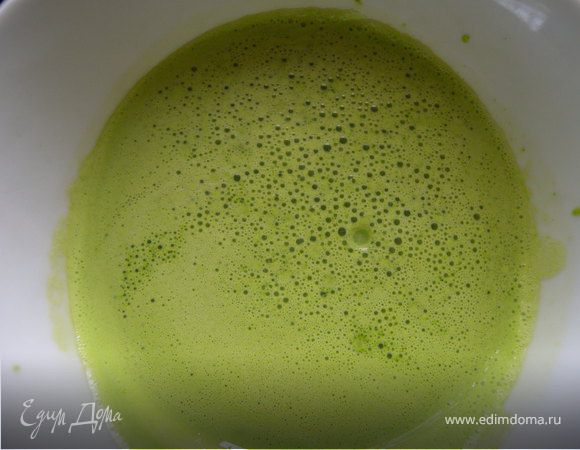 Протереть через сито (это необязательно, тогда в мороженом будут включения)... Интенсивность цвета и вкуса будущего мороженого конечно же зависит от количества петрушки...