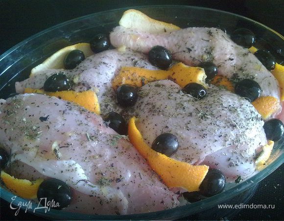 Маслины укладывем так же между кусочками.