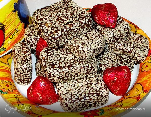 Пока писала рецепт,поняла,что снова хочу съесть конфетку...Предыдущие уже успели закончиться...И вот новая порция:))На этот раз прямоугольная форма:))Вот пока фотографировала...штучки три скушала..не помещались в кадр;))Такое сочетание классное продуктов:))Я в них влюбилась навсегда!