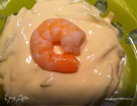 громко звучит это слово, но "украшаем" креветкой:)